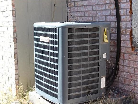 5th image of 9409 Louvre Dr