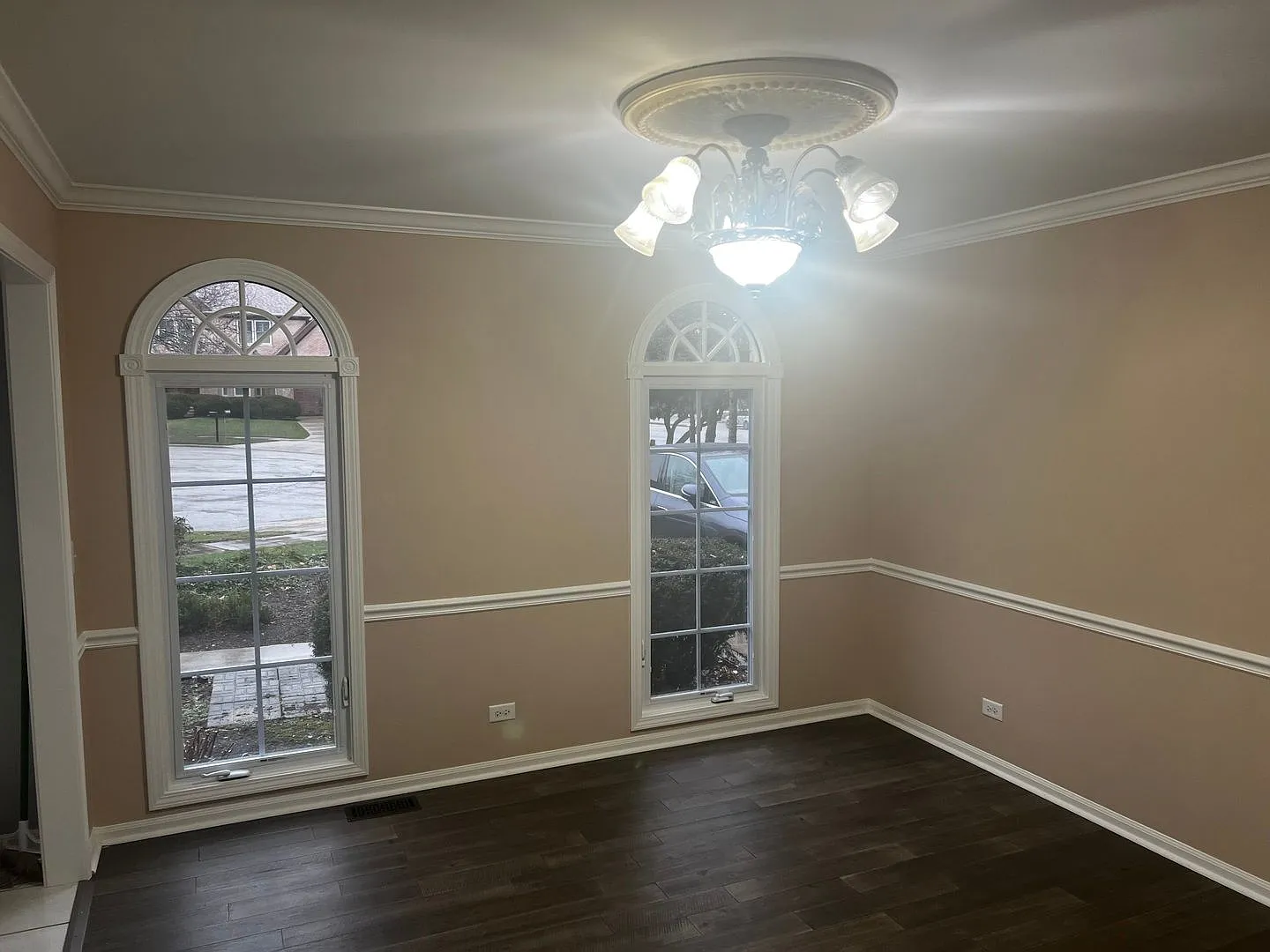 Incredibly beautiful 4 Bedroom 2.5 Bath Home — Photo 2