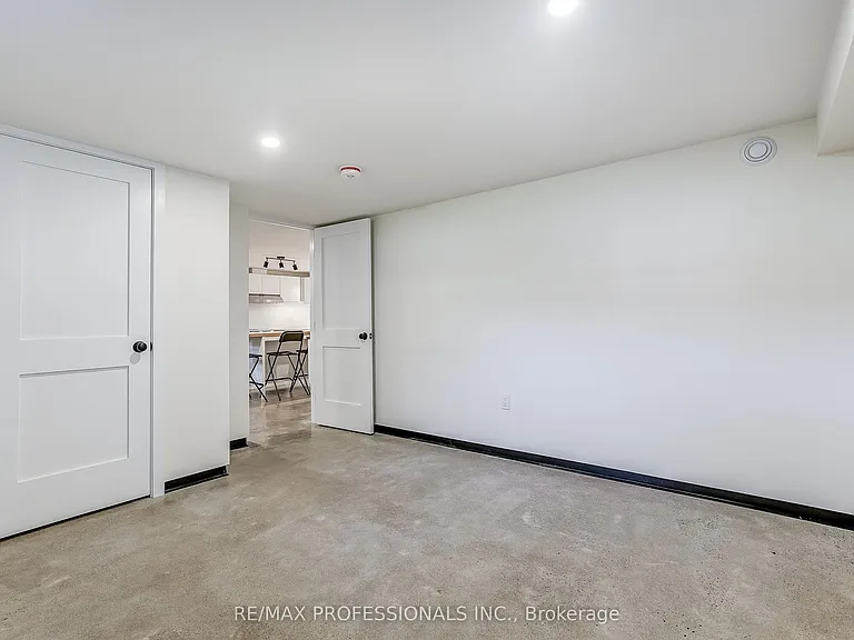 9 Cashman Cres #BASEMENT — Photo 21