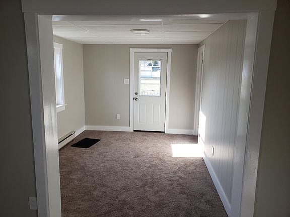 Main entrance and foyer.