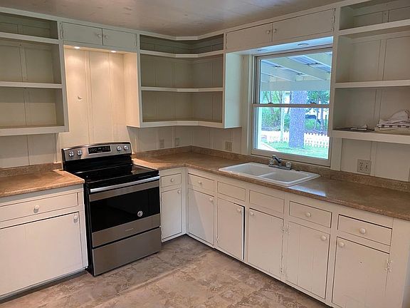 5th image of 4134 Lovers Ln