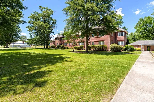 Kinston Oaks Apartments Photo 1