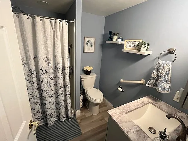 Valley Greene Cir — Photo 11