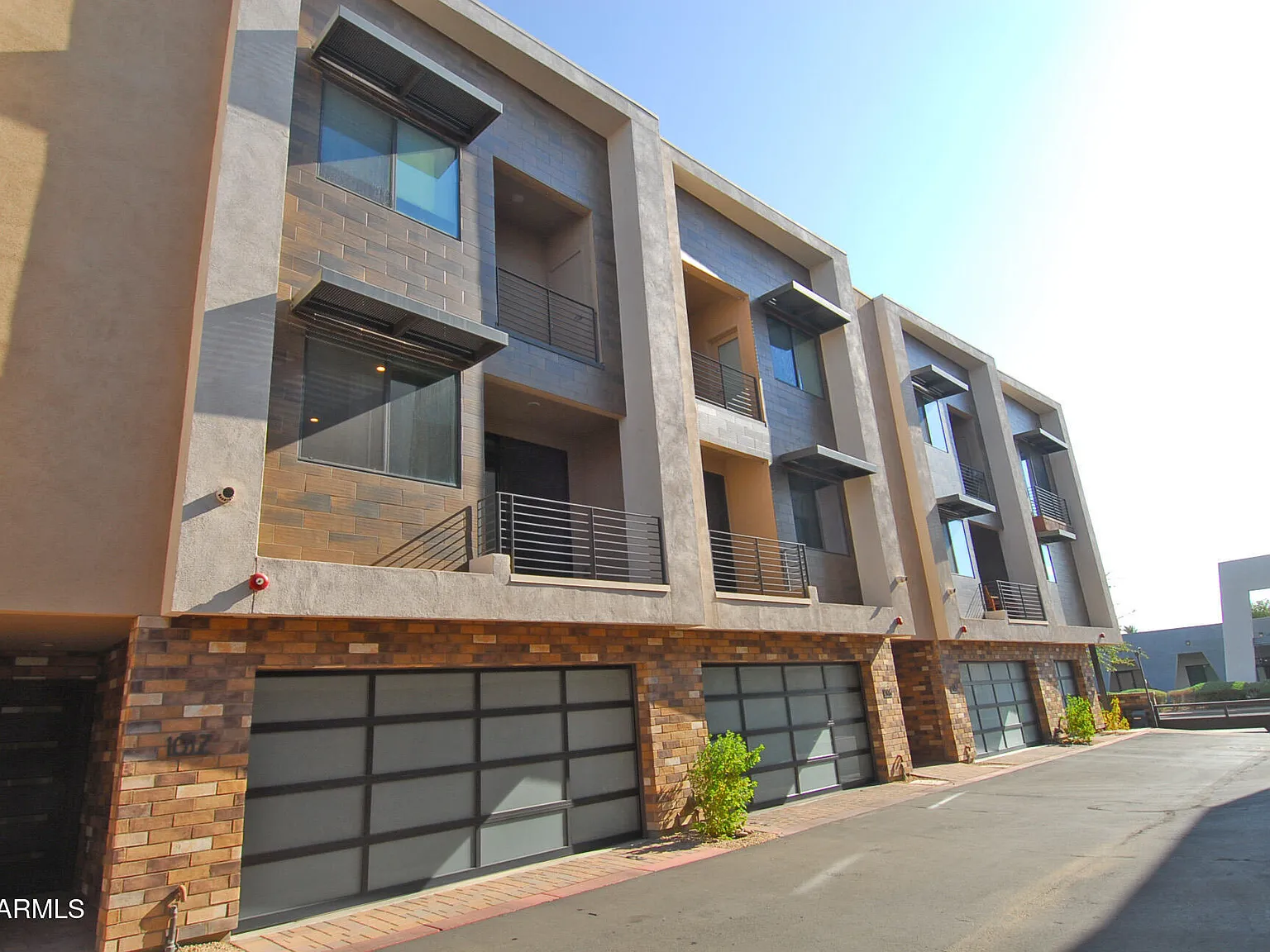 3 bed, 3.5 bath, 1897 sqft, $4,000 — Photo 1