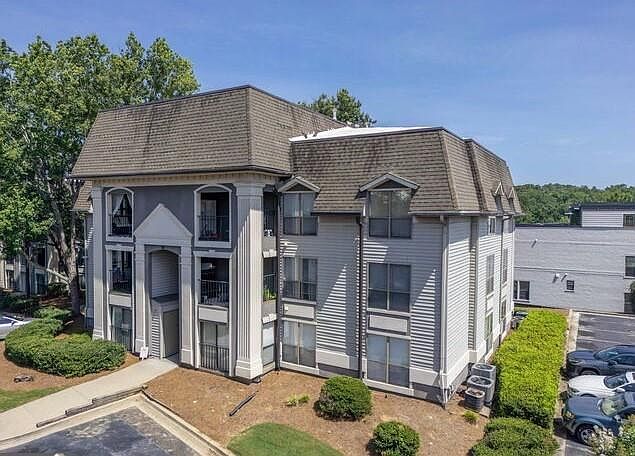 1st image of 2657 Lenox Rd