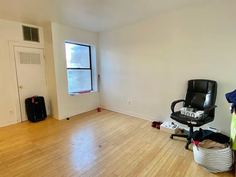 243 Harvard Ave #5 — Photo 3