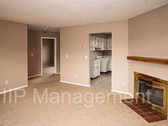 5th image of 1351 Jones Rd