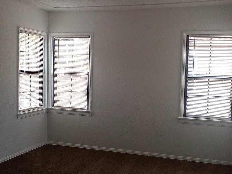 5327 1/2 E Carson St — Photo 12