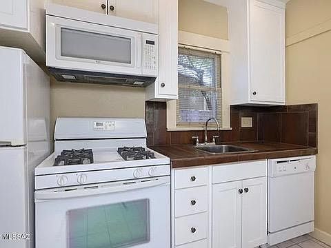 5th image of 1026 N Bean Ave