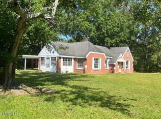 4607 Griffin St, Moss Point, MS 39563