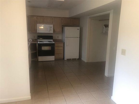 4th image of 608 Paige Pl N