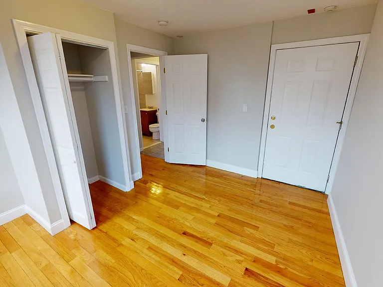 224 Hanover St #11A — Photo 8