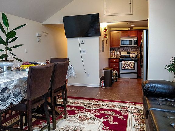 4th image of 5312 Avenue O #3