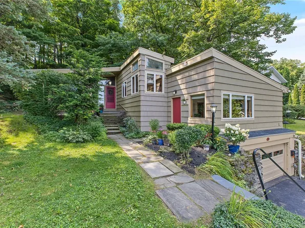 203 Alton St, Syracuse, NY 13215