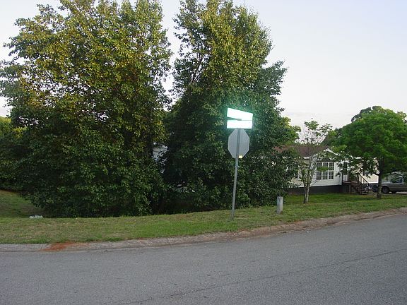 3rd image of 5007 Hartford Pl