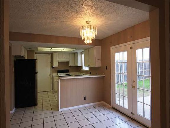 5th image of 1806 Canyon Creek Dr