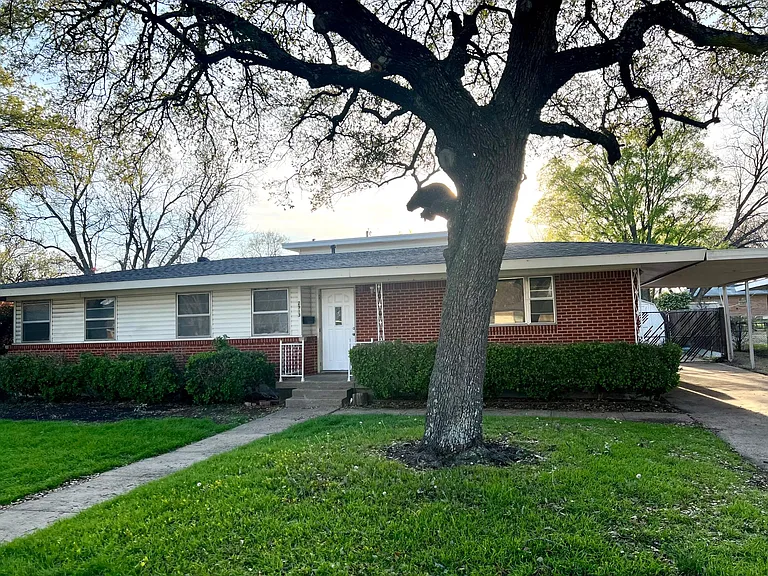 2913 Sheridan Dr — Photo 1