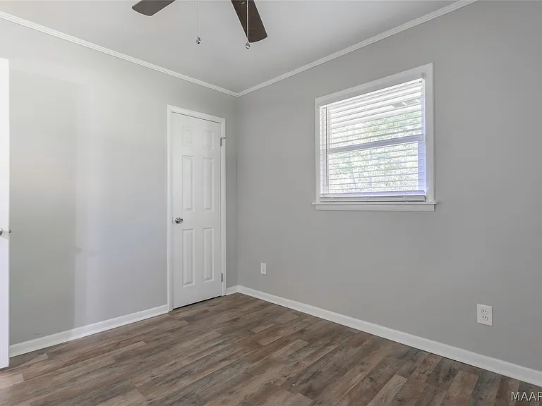 221 Moncrief St — Photo 19