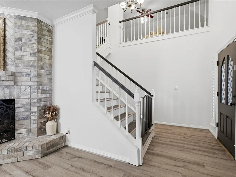 4704 Broadmoor Dr — Photo 4