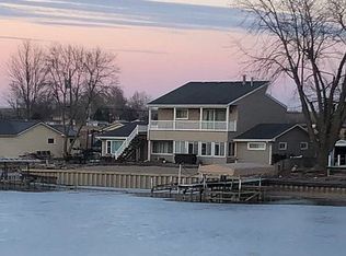 2178 E Lake Dr, Union, NE 68455