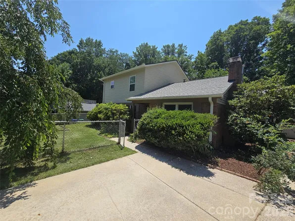 115 Wicklow Dr, Asheville, NC 28806