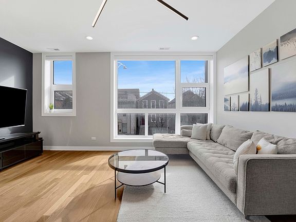 3rd image of 1810 S Racine Ave #2