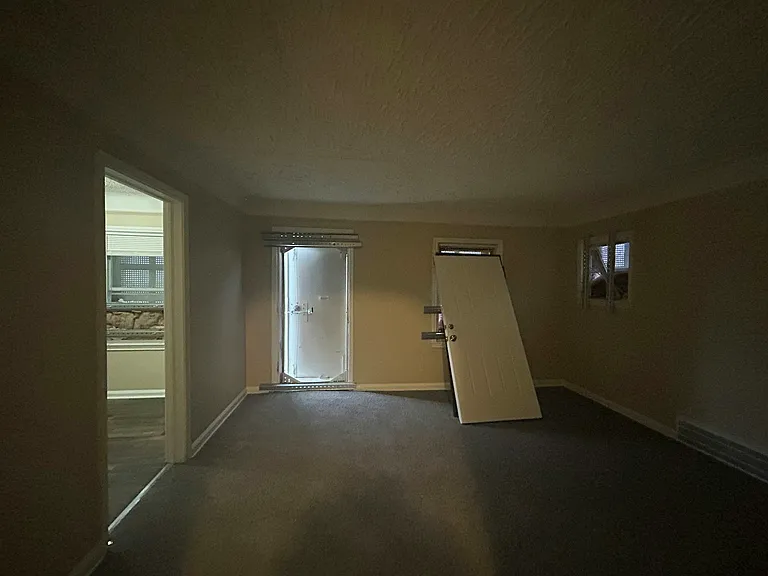16824 Rutherford St — Photo 7