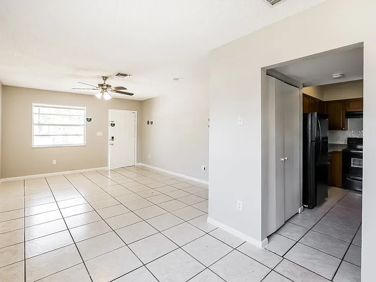 809 NW 2nd Ave — Photo 8