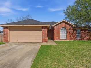 1026 Meadowbend Dr, Cedar Hill, TX 75104