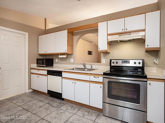 4th image of 1209 White Oak Cir