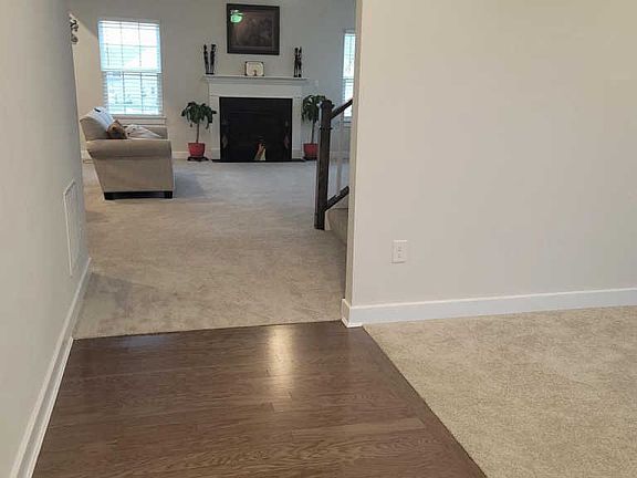 3rd image of 1319 Darling Dr