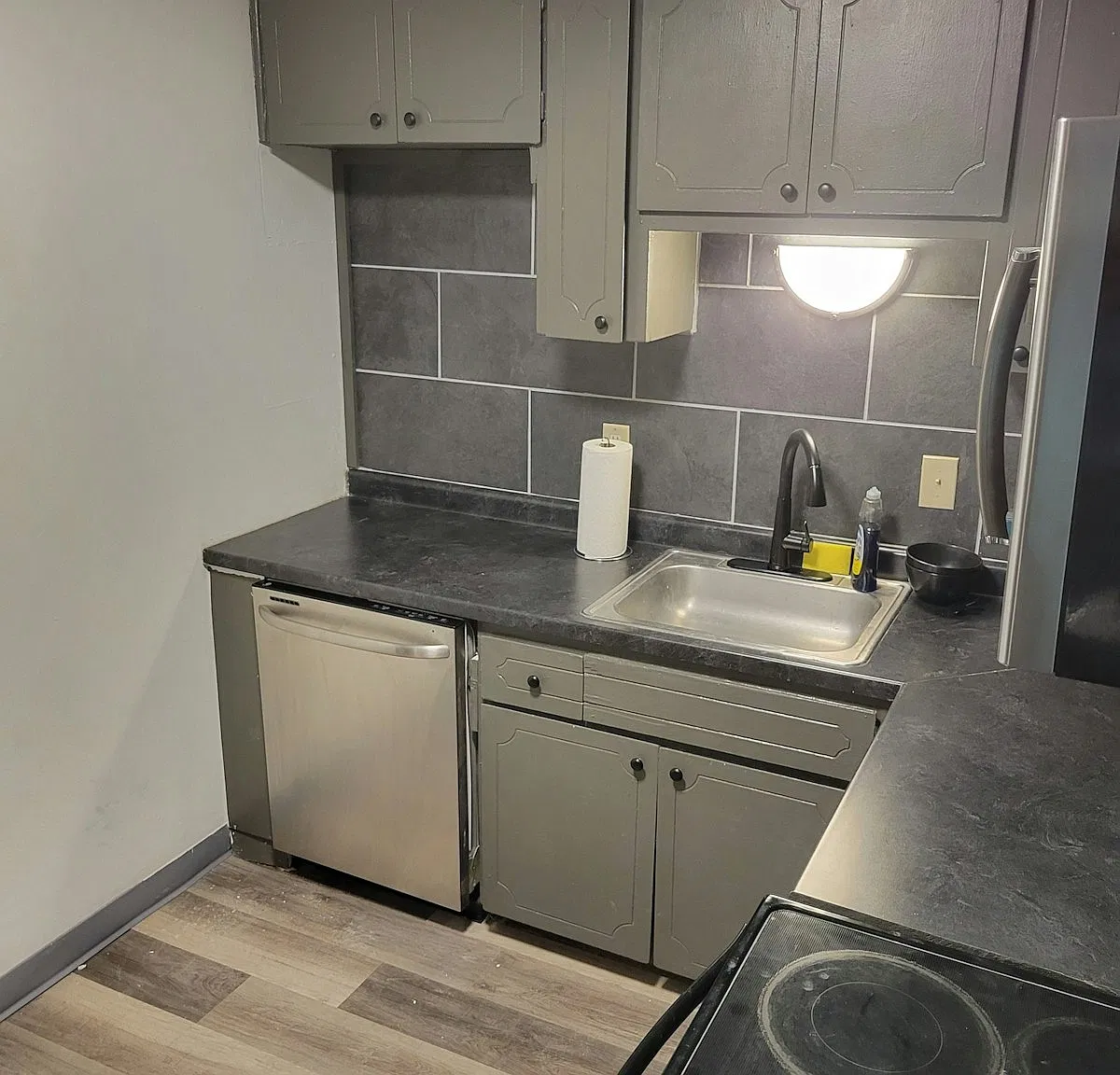 421 College Ave — Photo 3