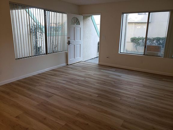 Entrance and living room