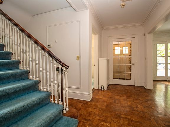4th image of 25 Wendt Ave
