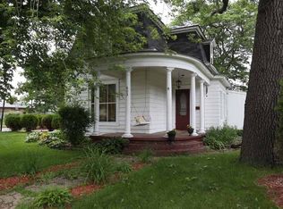 603 School St, Waupaca, WI 54981