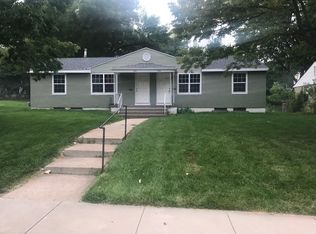 3084 S 41st St, Omaha, NE 68105