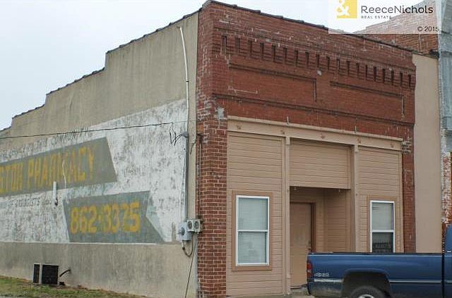 2nd image of 202 Main St