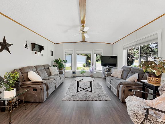 4th image of 2400 Oakdale Way #30