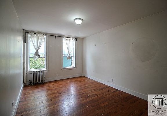 3rd image of 669 Hancock St #2B