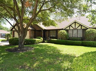 2301 Goodrich St, Pearland, TX 77581