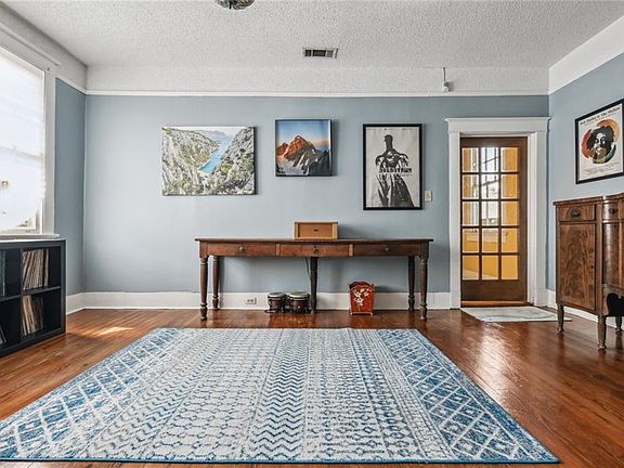 3rd image of 2555 Verbena St
