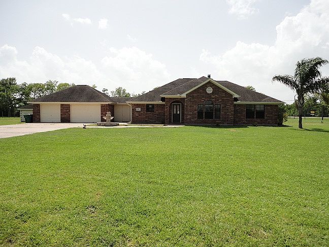 1st image of 102 Bayou End Cir