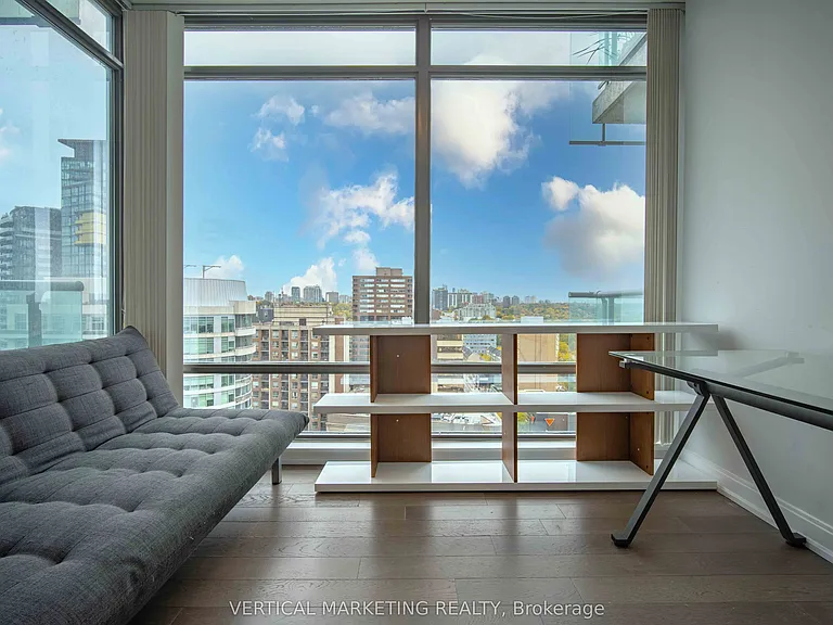 18 Yorkville Ave #1707 — Photo 31