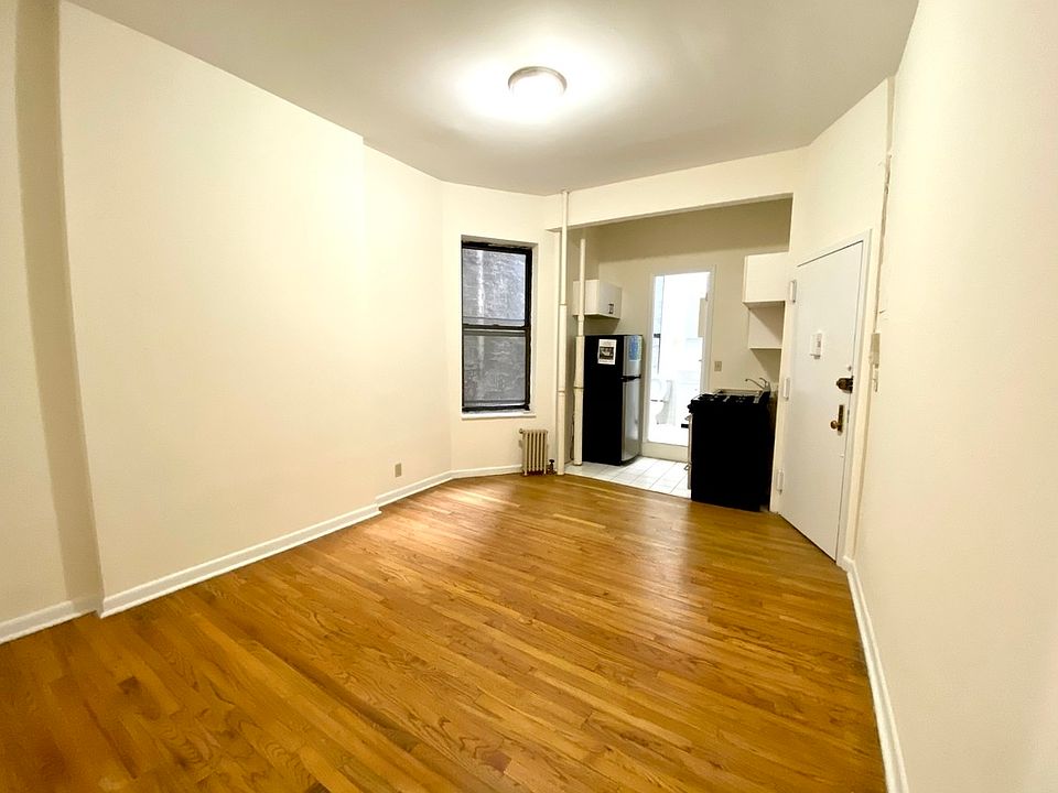 1st image of 200 Mott St #8
