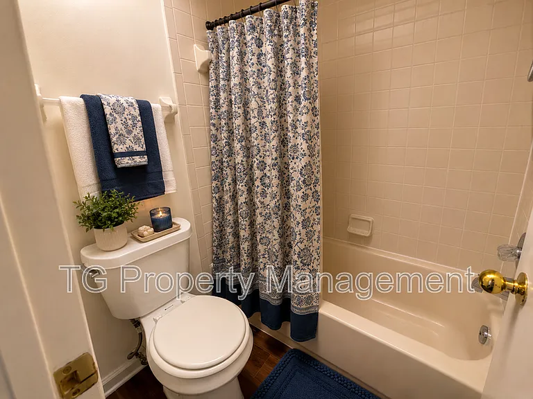 8531 Sturbridge Cir E — Photo 20