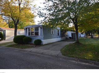 23 Elgin Oval #23, Olmsted Falls, OH 44138