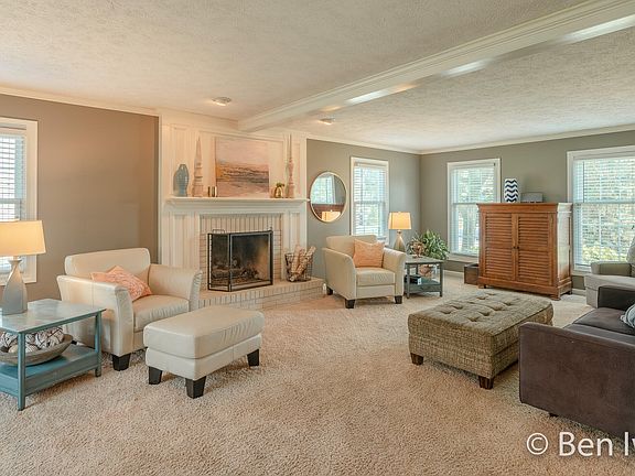 5th image of 6321 Woodhall Ct