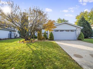 729 Lorraine Ct, Lockport, IL 60441