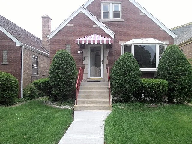 7125 S Homan Ave photo 1