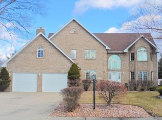10321 Saint James Pl, Munster, IN 46321